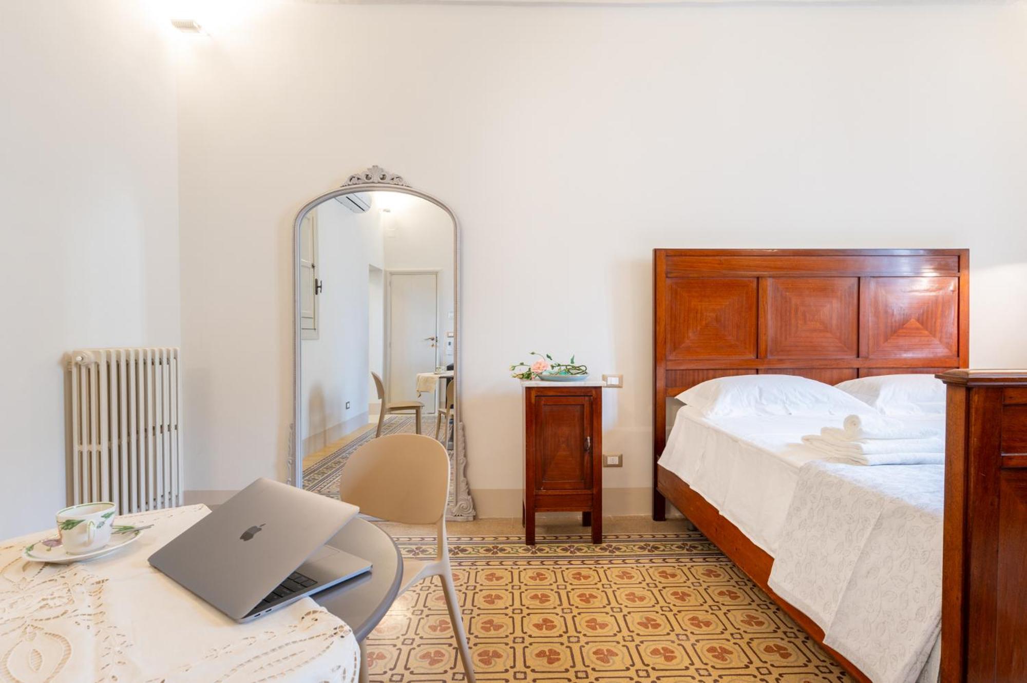 Donna Zaira Rooms&Suites Малье Экстерьер фото
